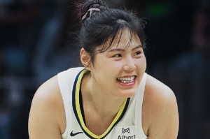 开云体育官方网站下载-WNBA：李月汝仅4分钟3+1 飞翼险胜狂热揭幕战均破百历史首次