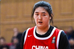 kaiyun-女篮热身赛大胜！2米26张子宇砍11+9，王思雨亮相