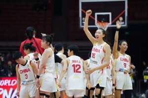 开云官方下载-女篮开门红！3大中锋轰47分太无解 张子宇11分钟砍12+3手握5优势